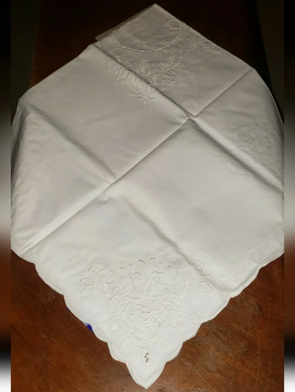 Vintage SHC Tablecloths Elegant Embroidered Tableware By Sam Hedaya Company